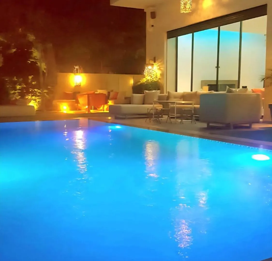 Peaceful Villa In Marrakech 마라케시